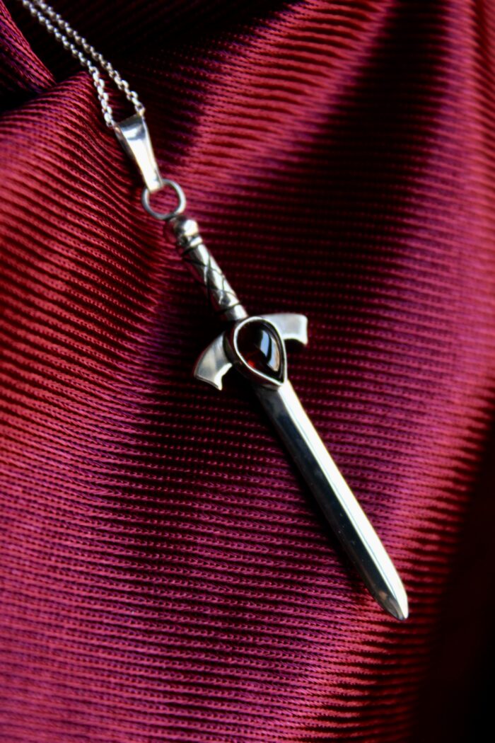 Colgante Espada Granate (Doble línea) - Imagen 2
