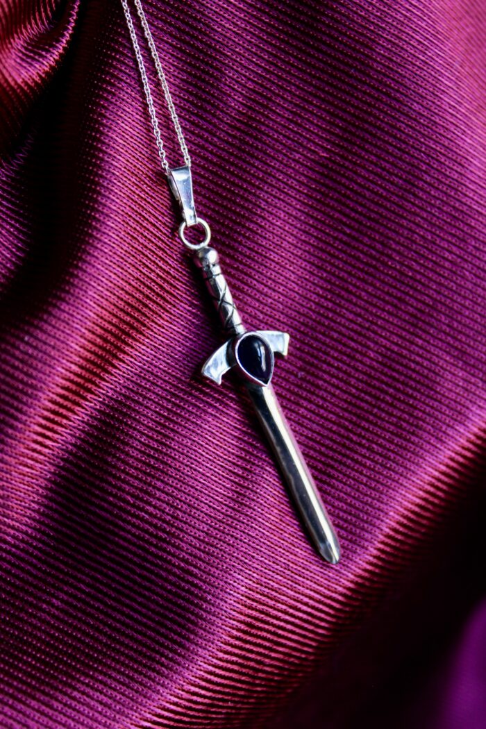 Colgante Espada Amatista oscura