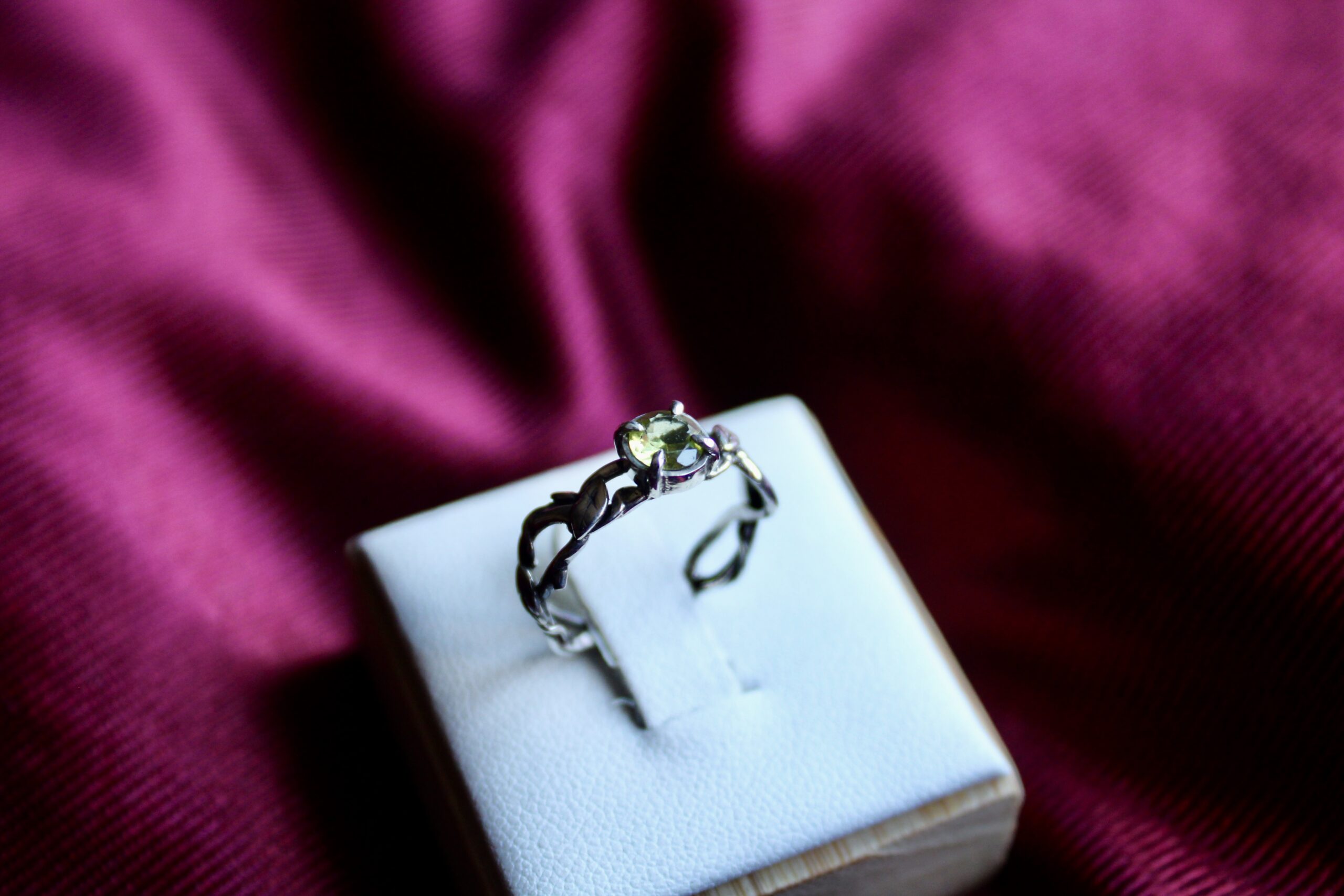 Anillo enredadera con Peridoto - Imagen 7