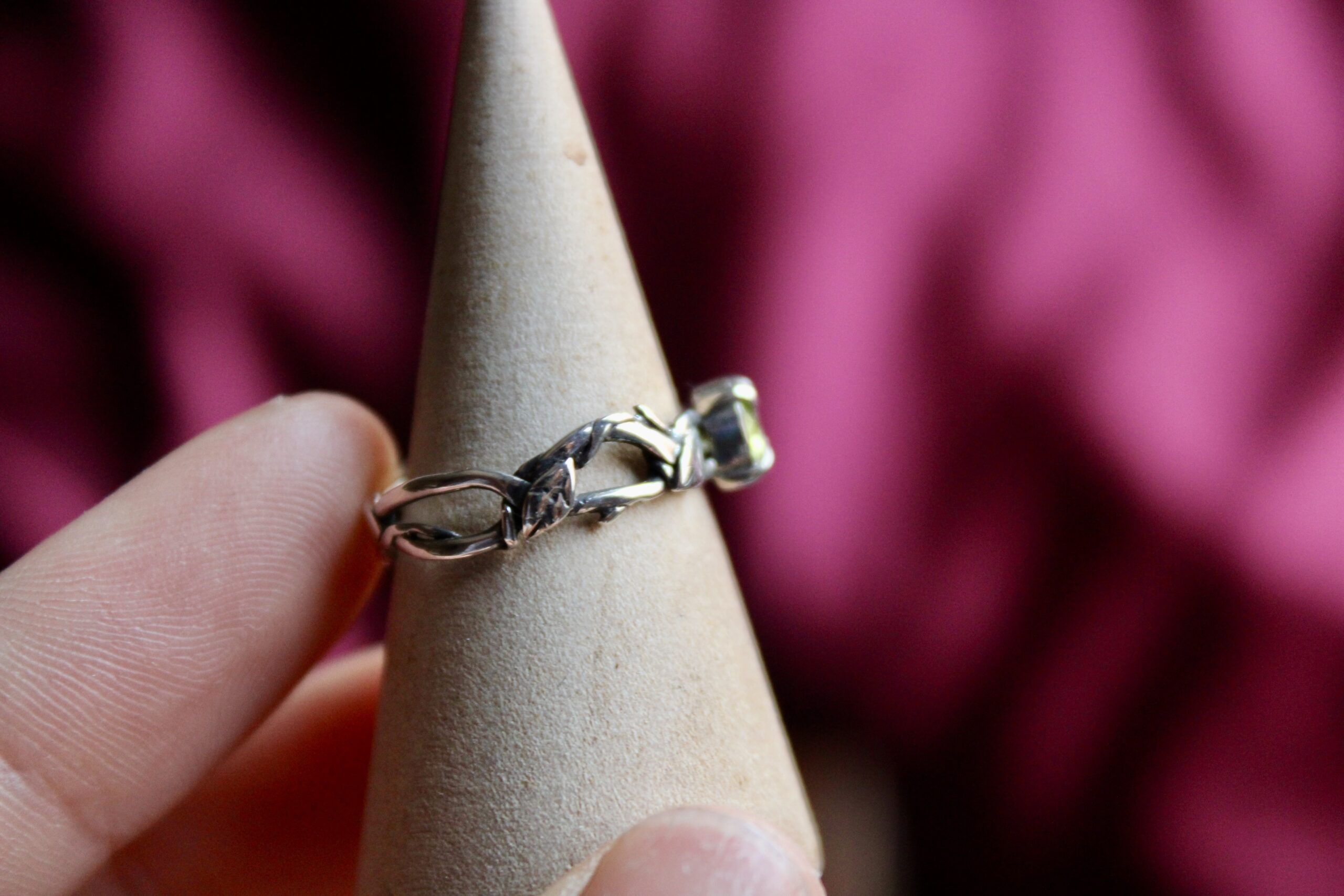 Anillo enredadera con Peridoto - Imagen 13